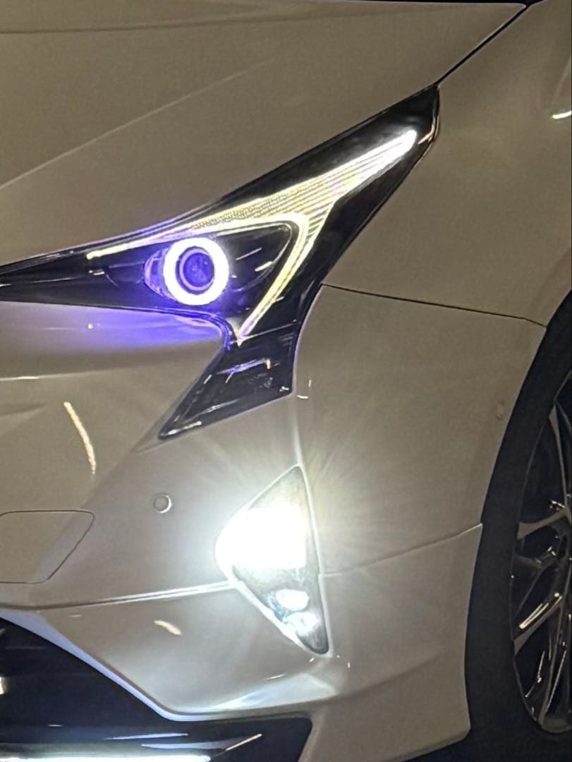 プリウス50フォグバルブH11バルブインナーブラック塗装ハゲあり