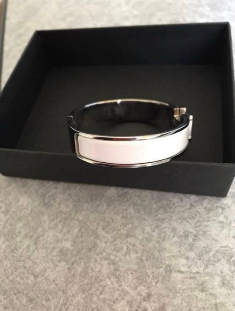 HERMES ホワイト×シルバー バングル