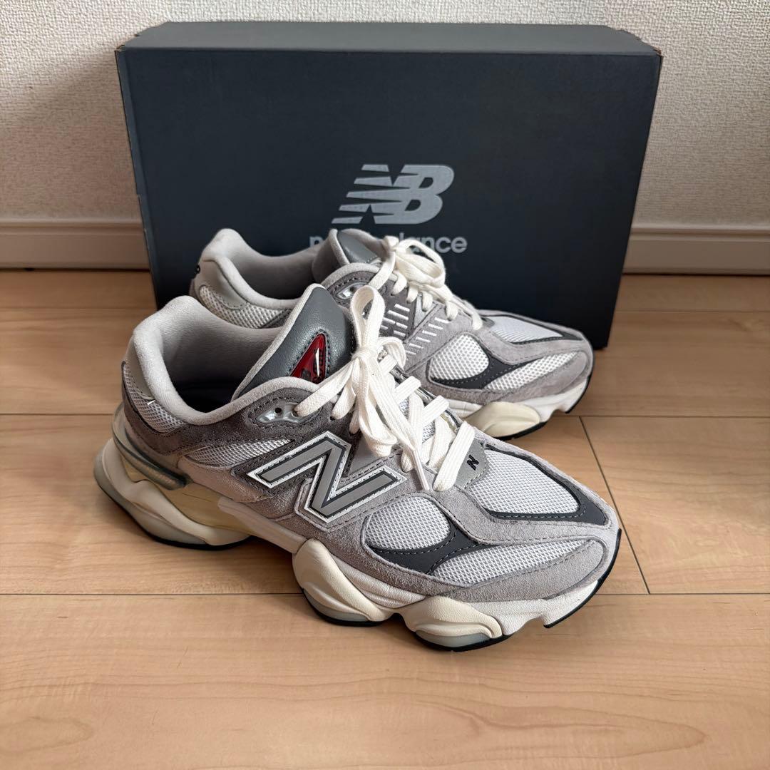 美品！ニューバランス U9060GRY グレー 24cm