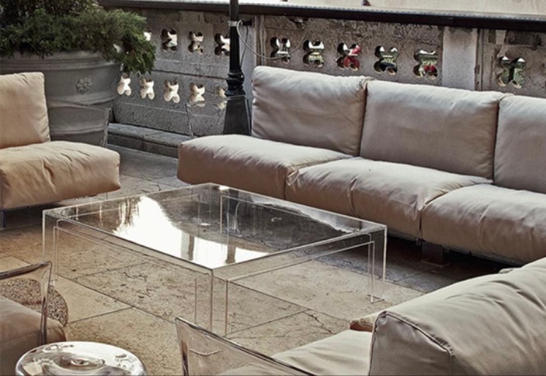 Kartellアクリル製モダンテーブル