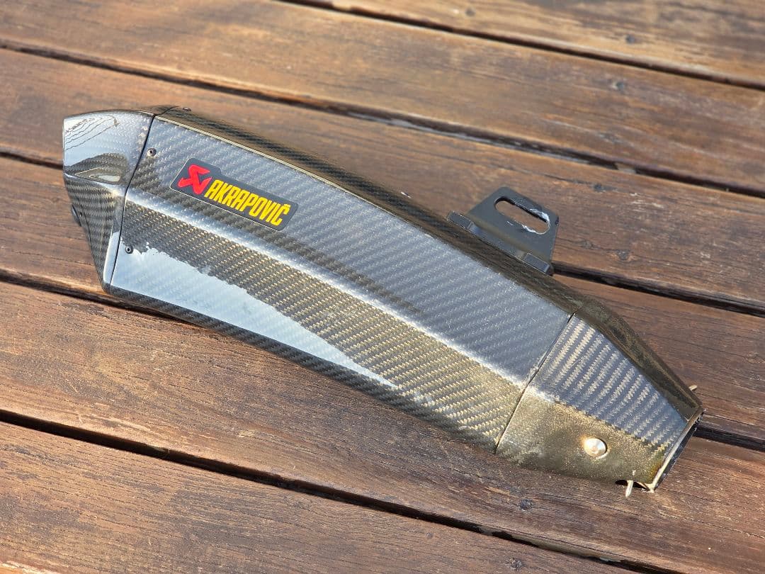 【LR6】AKRAPOVIC アクラポビッチ 風 60.5 汎用 サイレンサー