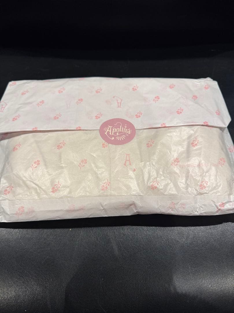 apolina クリーム色 刺繍入り 半袖ワンピース 5-7y