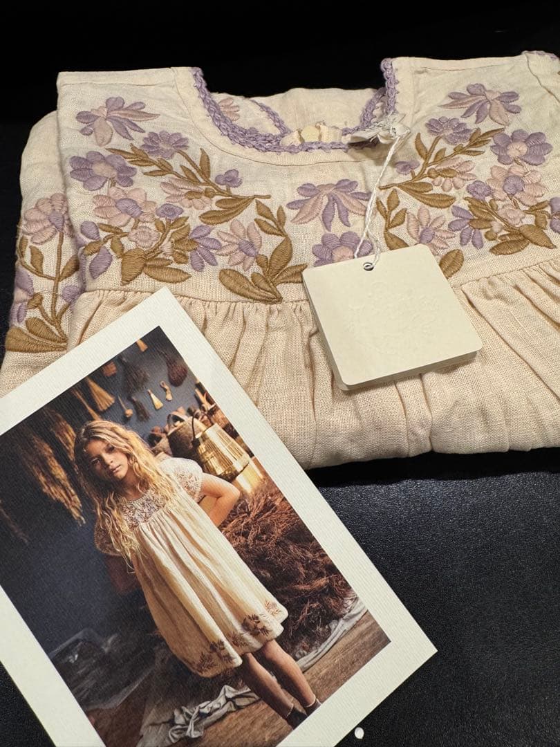 apolina クリーム色 刺繍入り 半袖ワンピース 5-7y