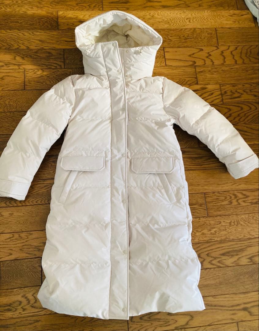【新品未使用タグ付き】UNIQLO ウルトラウォームダウンロングコート＋ホワイト