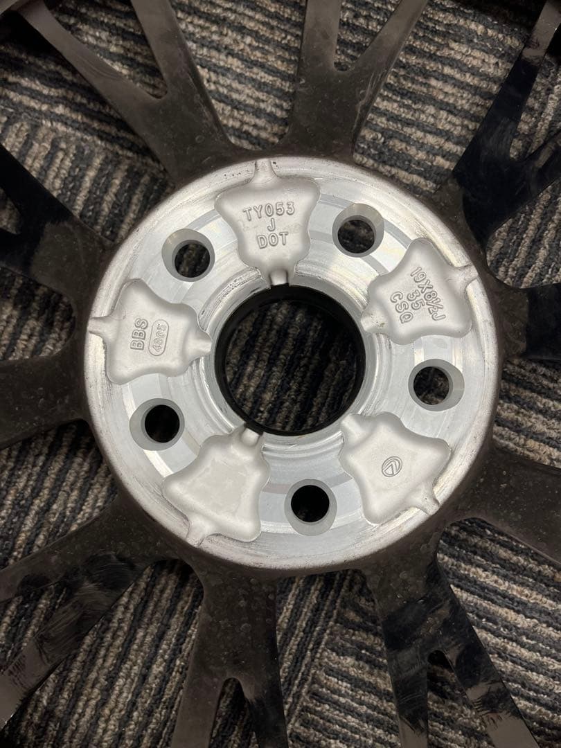 レクサス　ＬＢＸ19インチ アルミホイール中古一本