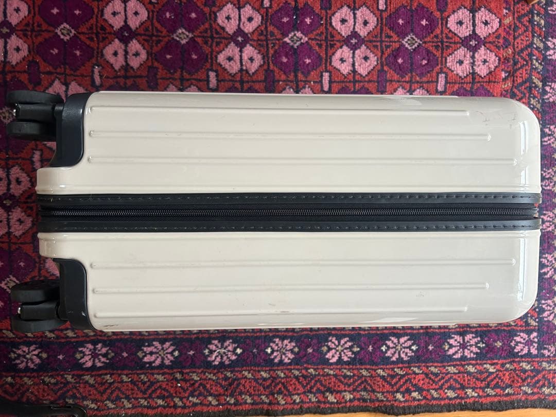 RIMOWA Essential Lite キャビン U人気カラー機内持ち込み可