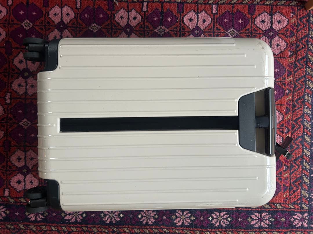 RIMOWA Essential Lite キャビン U人気カラー機内持ち込み可