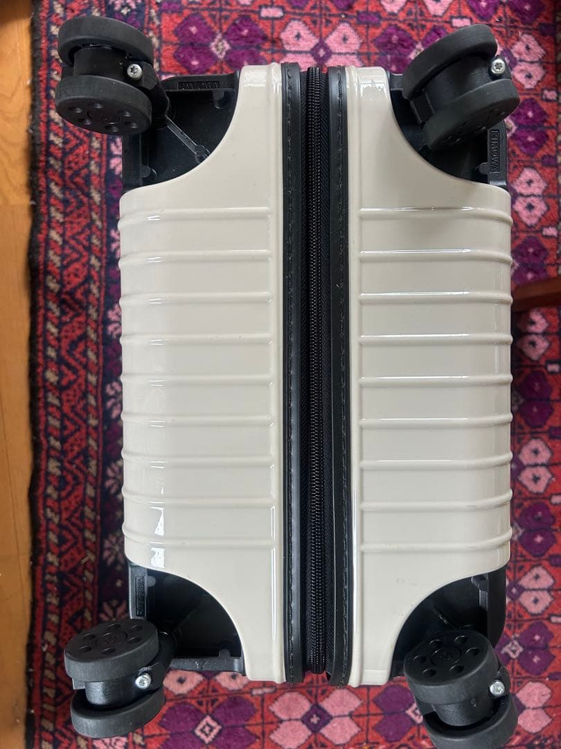 RIMOWA Essential Lite キャビン U人気カラー機内持ち込み可