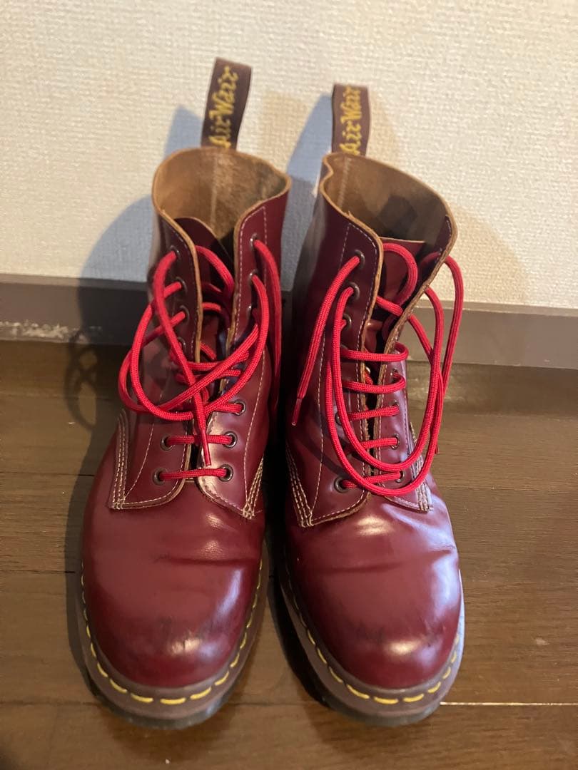 イギリス製　ドクターマーチン　8ホール　チェリーレッド
