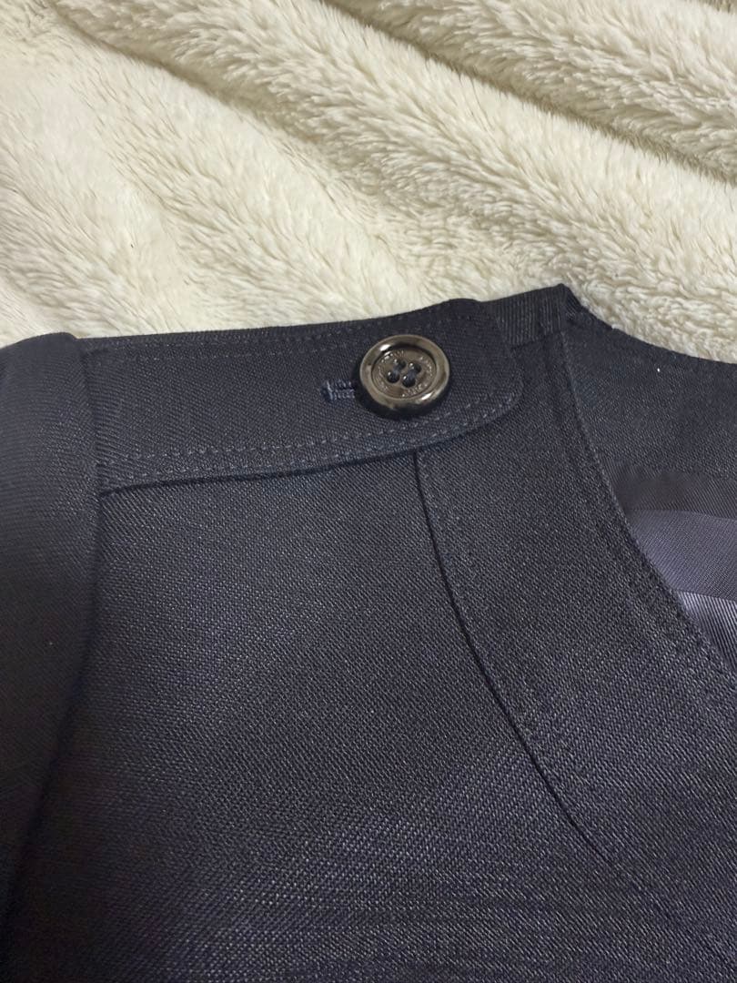 美品　バーバリーロンドン　ノーカラージャケット　シルク混　ロゴボタン　Ｌ