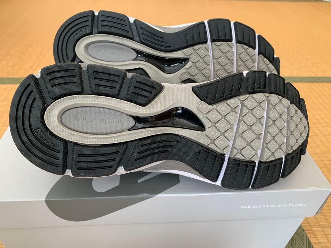 new balance スニーカー グレー 新しいタグ付き