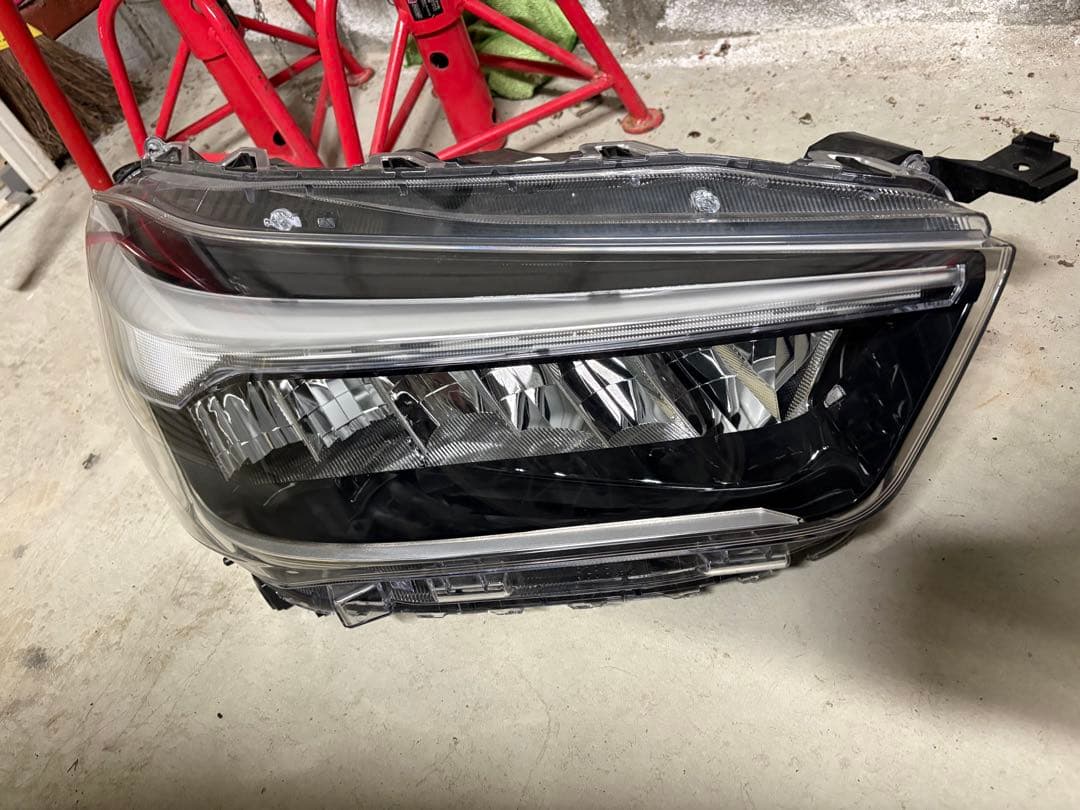 A201 ライズ　ヘッドライト