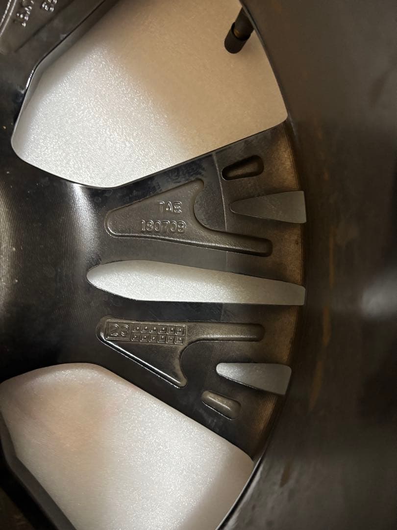 オデッセイ　純正ホイール　18インチ　1本のみ