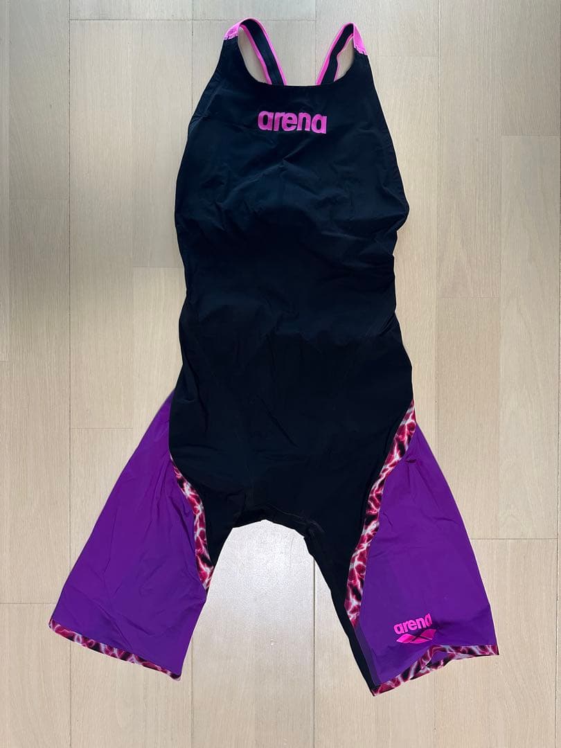 【限定お値引き中！】学arena スポーツ用水着 黒/紫　Oサイズ　状態綺麗