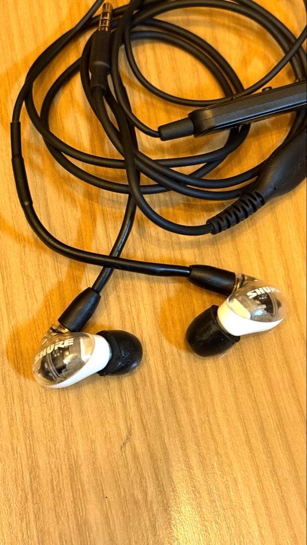 【新品未使用】SHURE AONIC 4 有線イヤホン マイク付 ホワイト