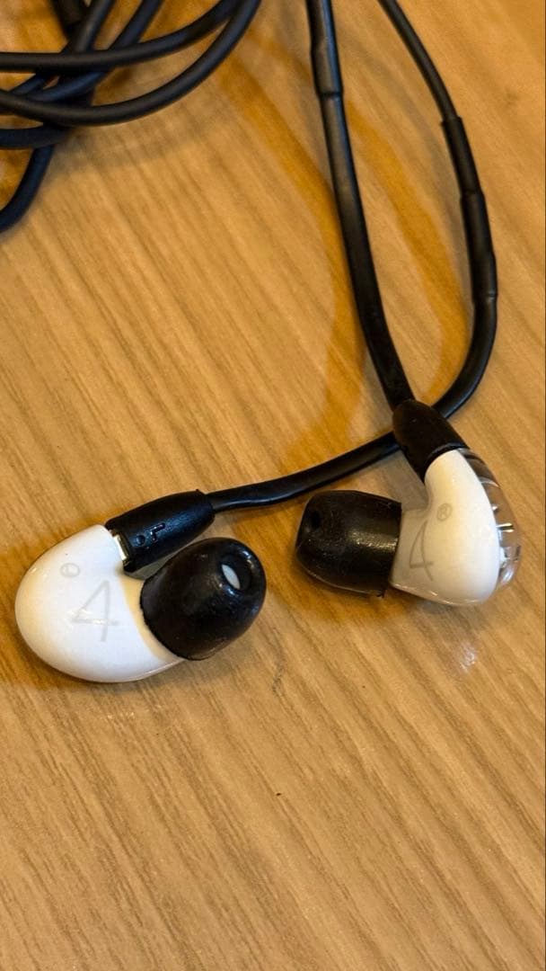 【新品未使用】SHURE AONIC 4 有線イヤホン マイク付 ホワイト