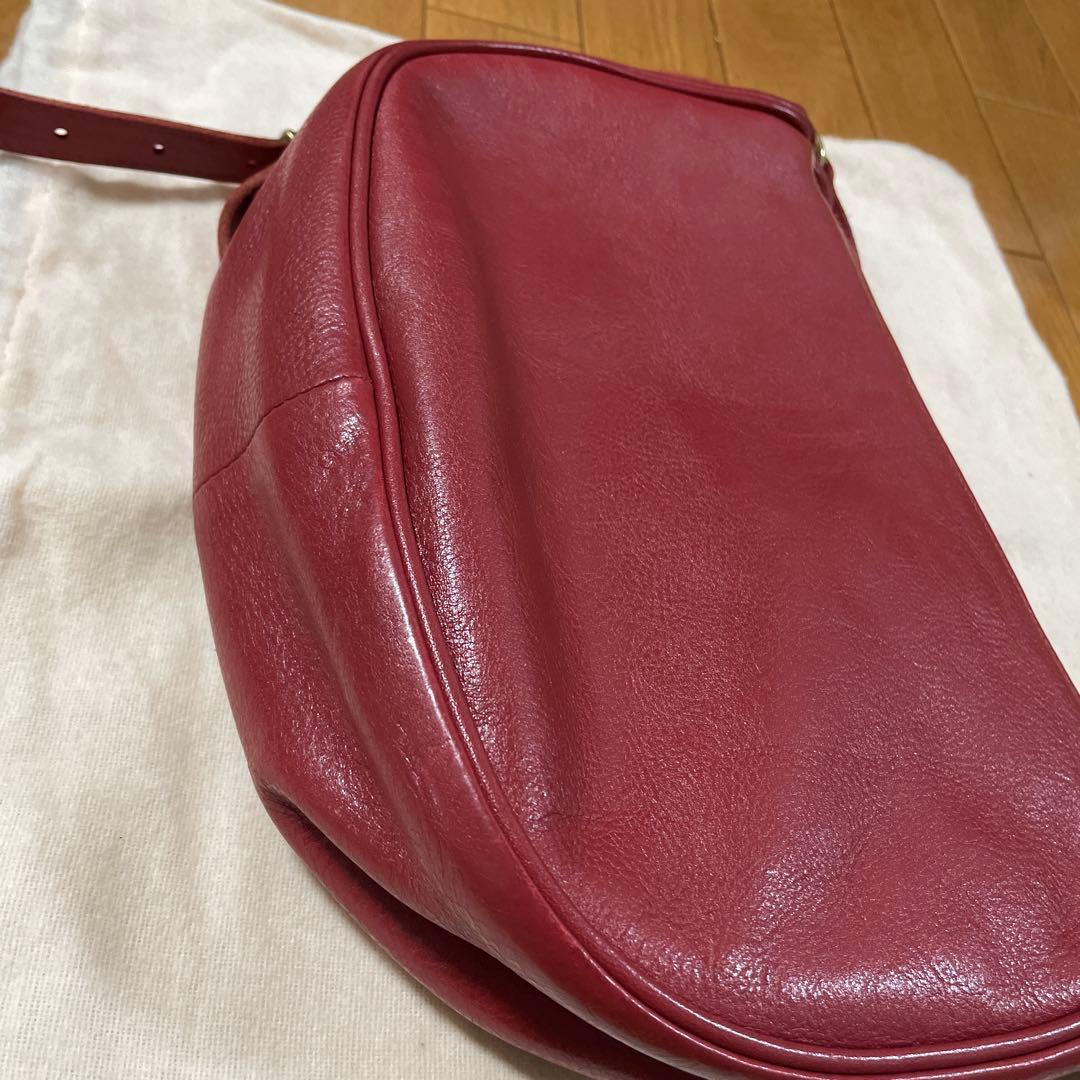 イルビゾンテ　ショルダーバッグ　三日月　赤