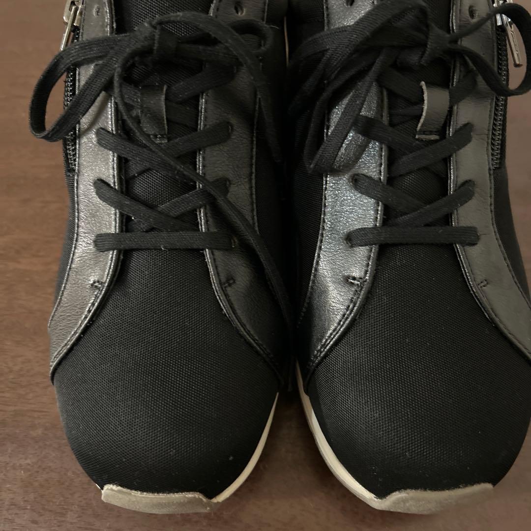 【美品】25.0 アカイシ AF126ジッパー付き黒スニーカー　厚底