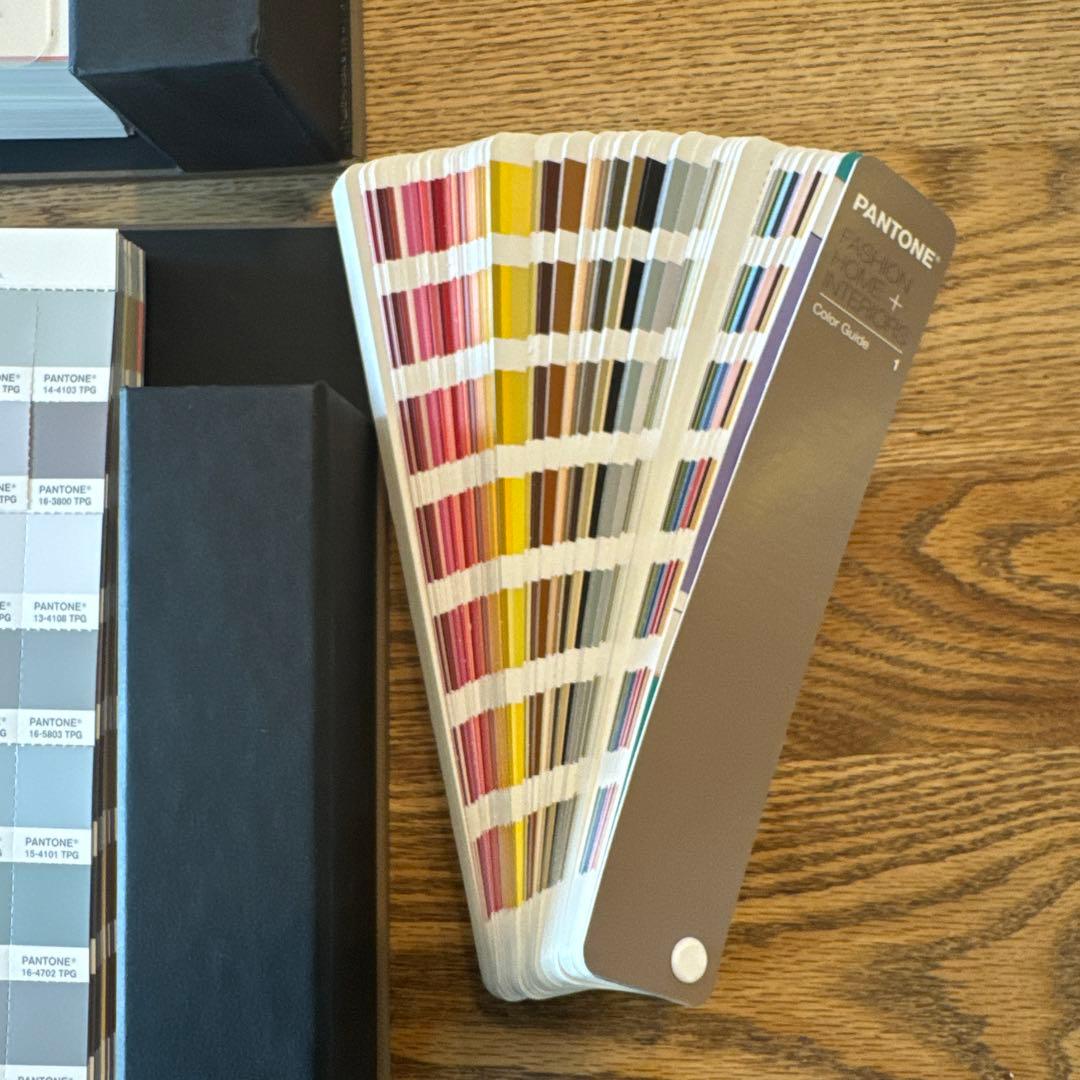 パントーン Pantone fashion  interior TPG