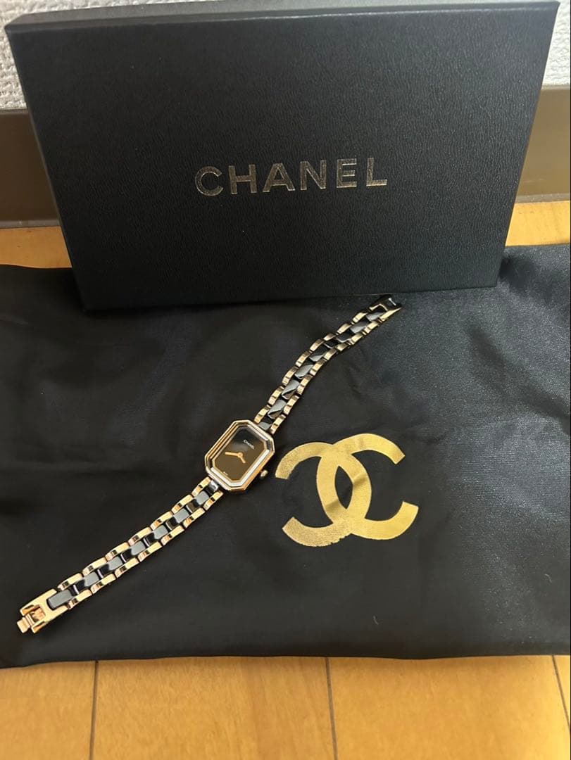 ノベルティ クォーツ腕時計 ゴールド/ブラック