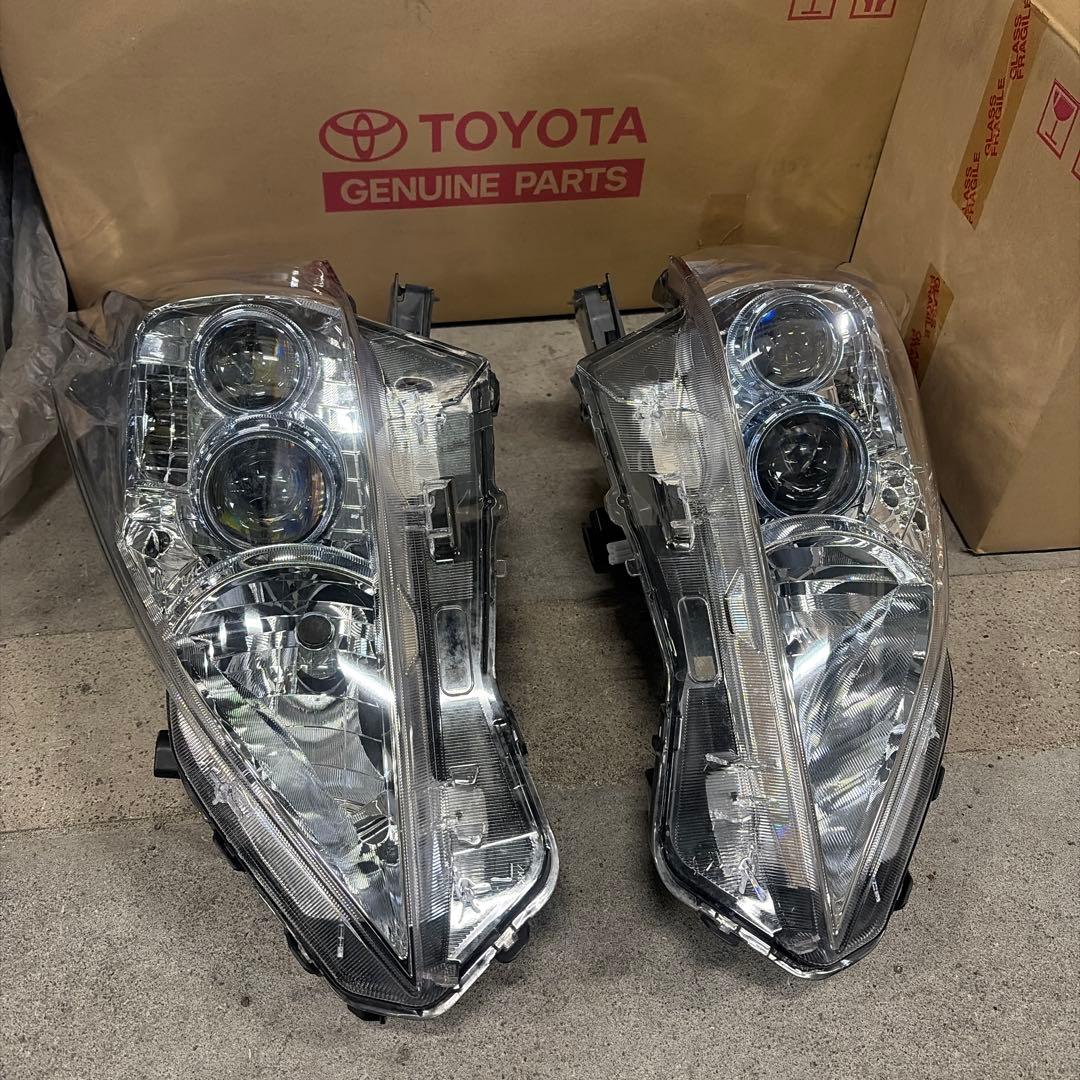 ヘッドライト 左右セット 平成24年式プリウスアルファ球なし コンピューターなし