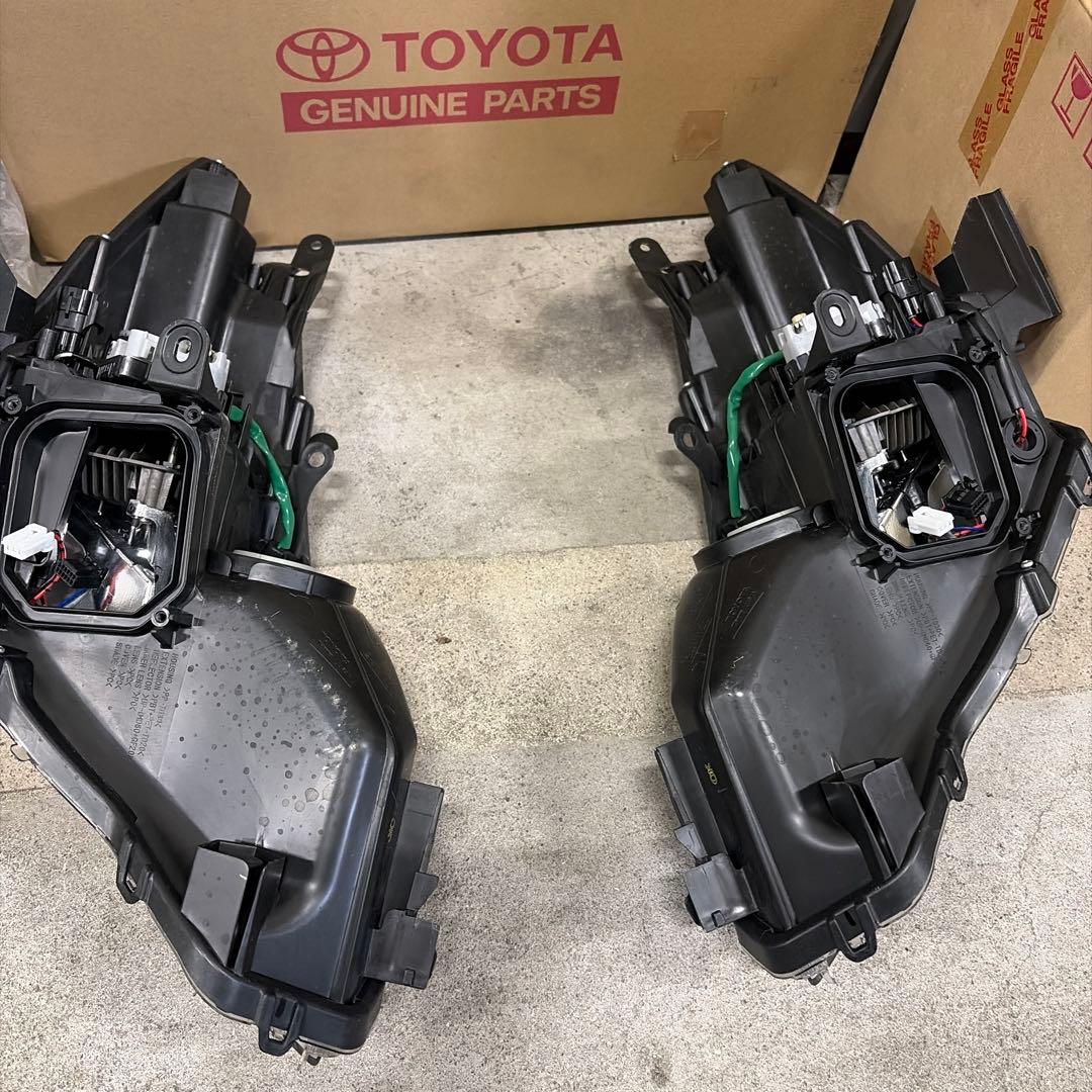 ヘッドライト 左右セット 平成24年式プリウスアルファ球なし コンピューターなし