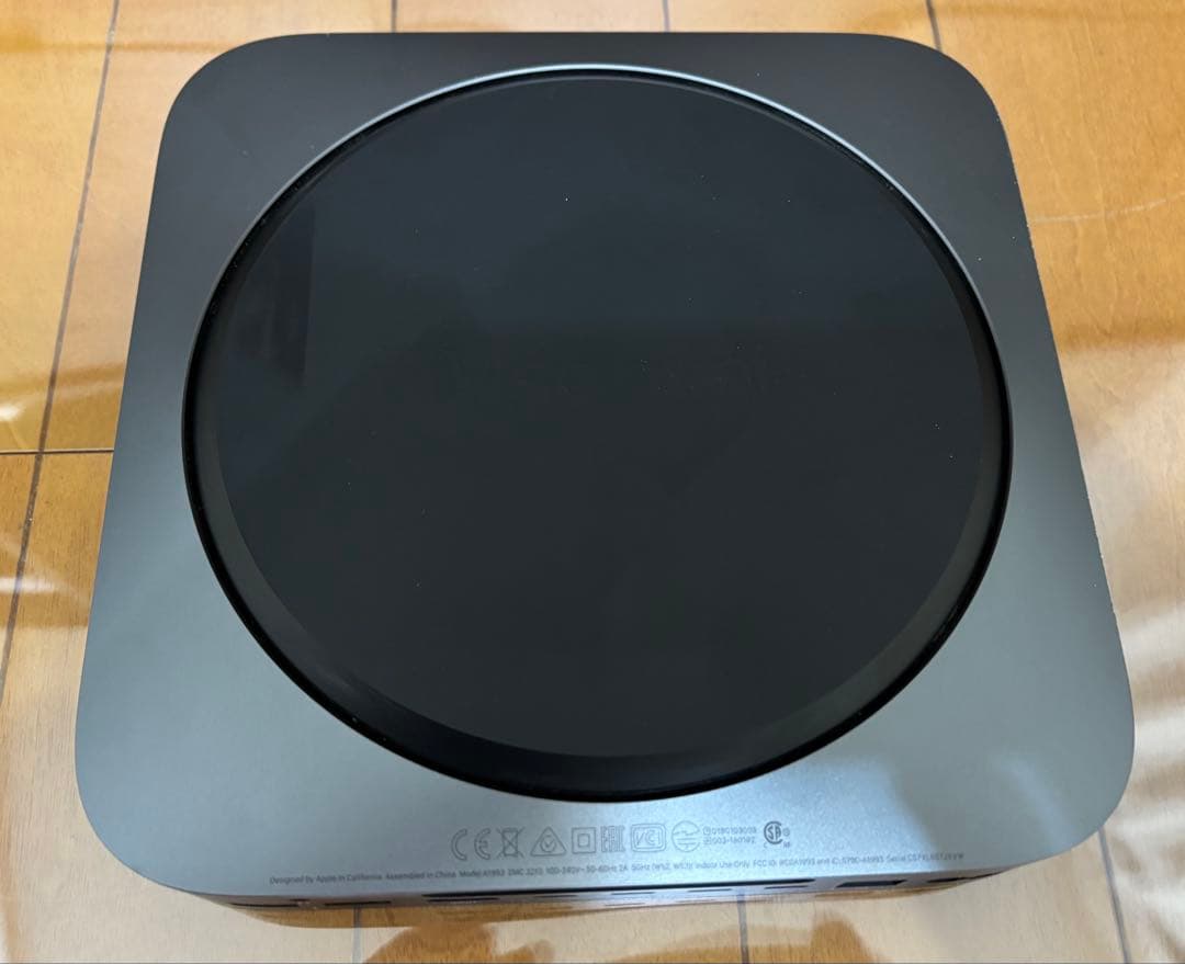 Mac mini 2018（キーボード、スタンド、マウントアダプタ付）