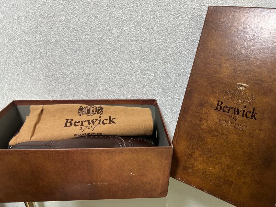 Berwick 別注品　内羽根セミブローグ　UK8.5
