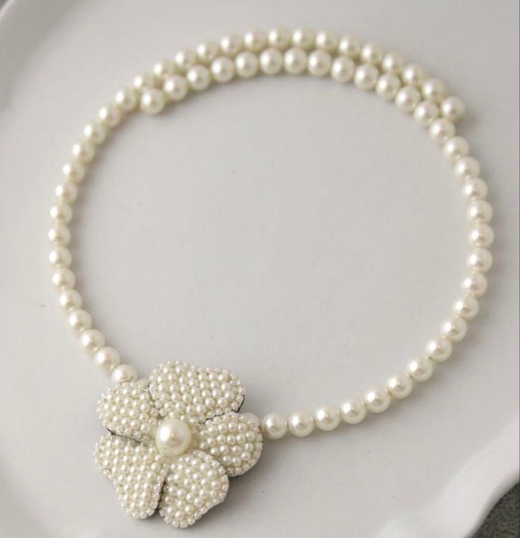 ホワイト パール風ビーズ 花モチーフ ネックレス
