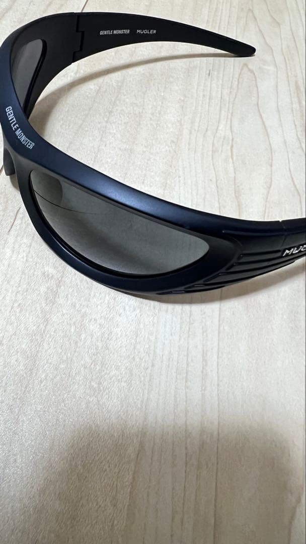 ジェントルモンスター Mugler Spiral 02 M01 サングラス
