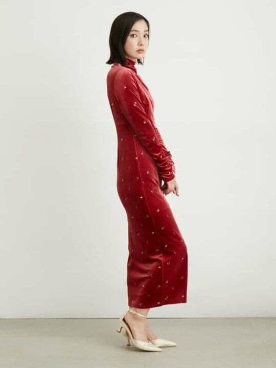 【完売品】エンブロイダリーフラワーワンピース リリーブラウン