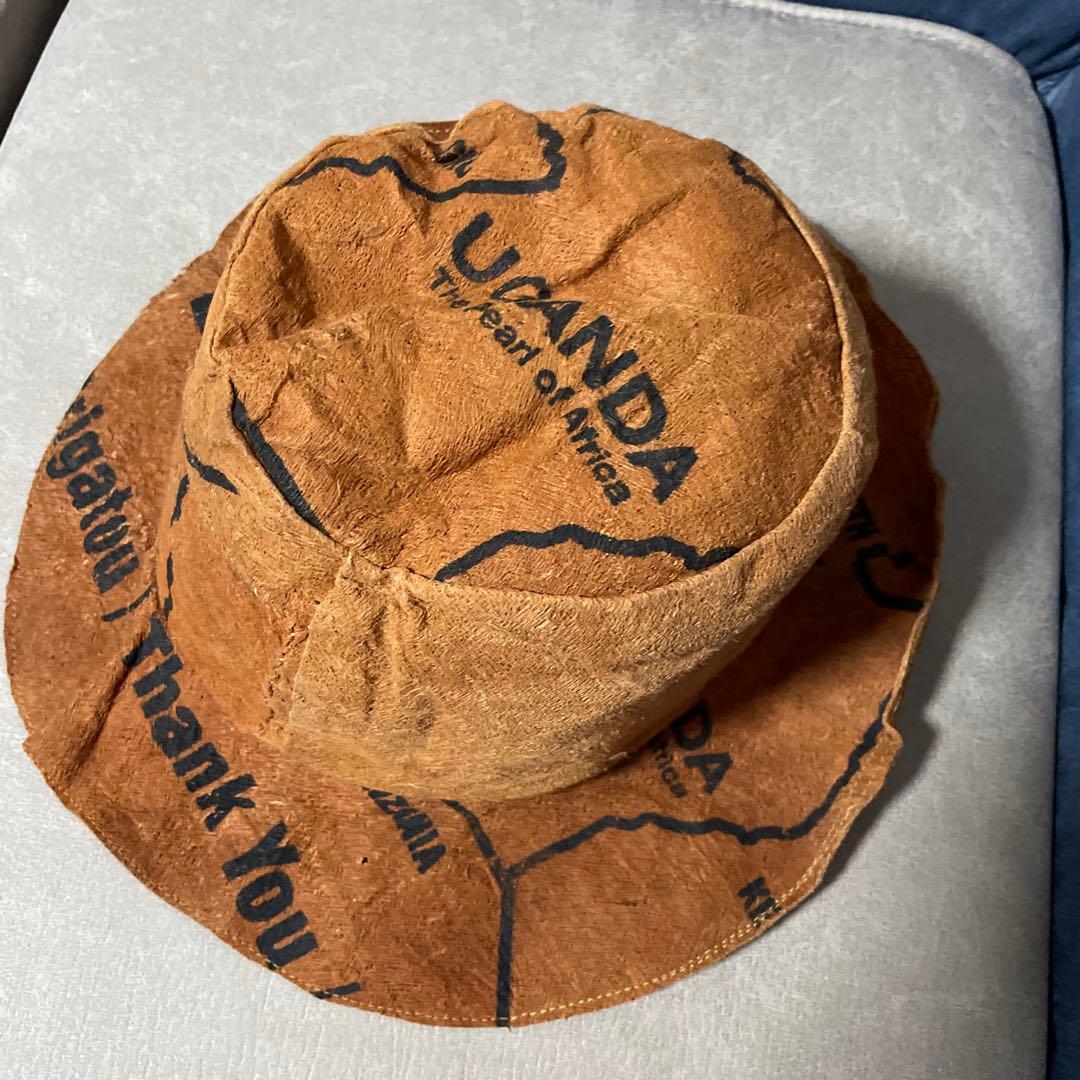 新品　万博　ウガンダの木の皮の帽子　最終値下げしました。