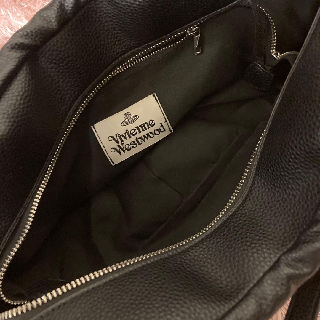 ブラックレザー風ショルダーバッグ