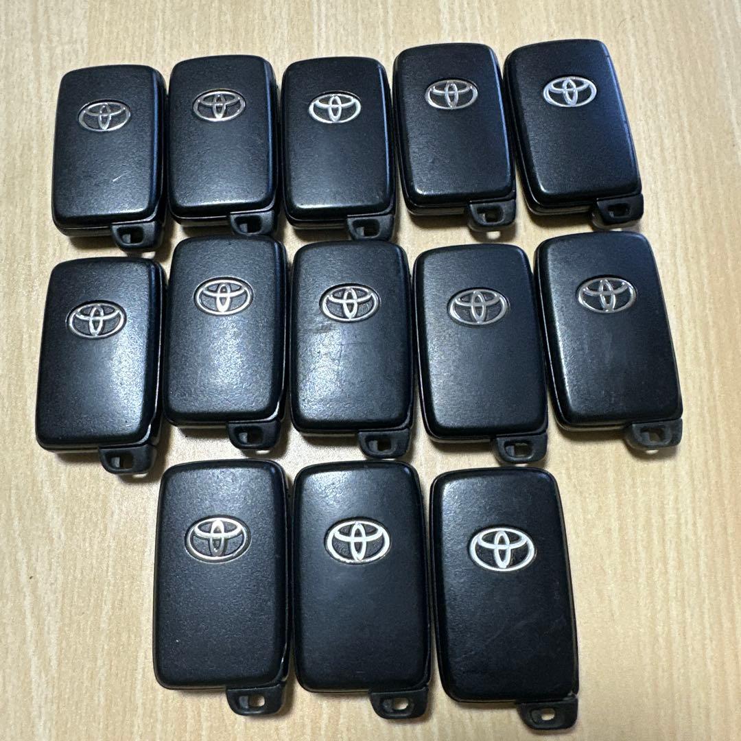 トヨタ 純正　スマートキー　スペアキー　プリウス　アクア　13個まとめ売り