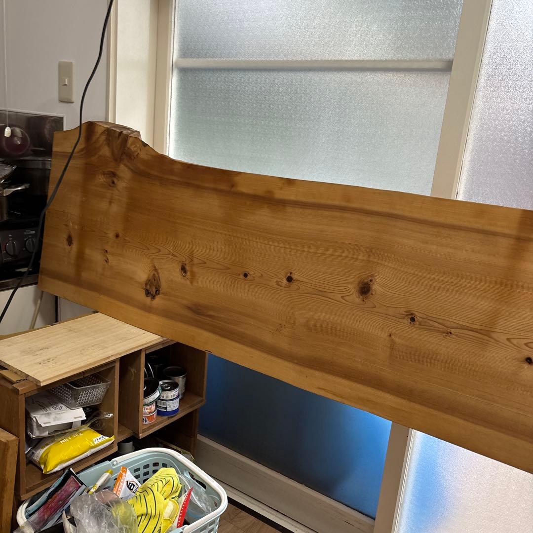 奈良　吉野産　杉の木　一枚板　テーブルの天板に