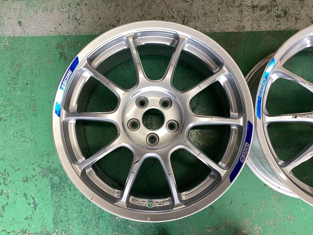 レイズボルクレーシングZE40 17インチ7.5J ET44 PCD100 5穴