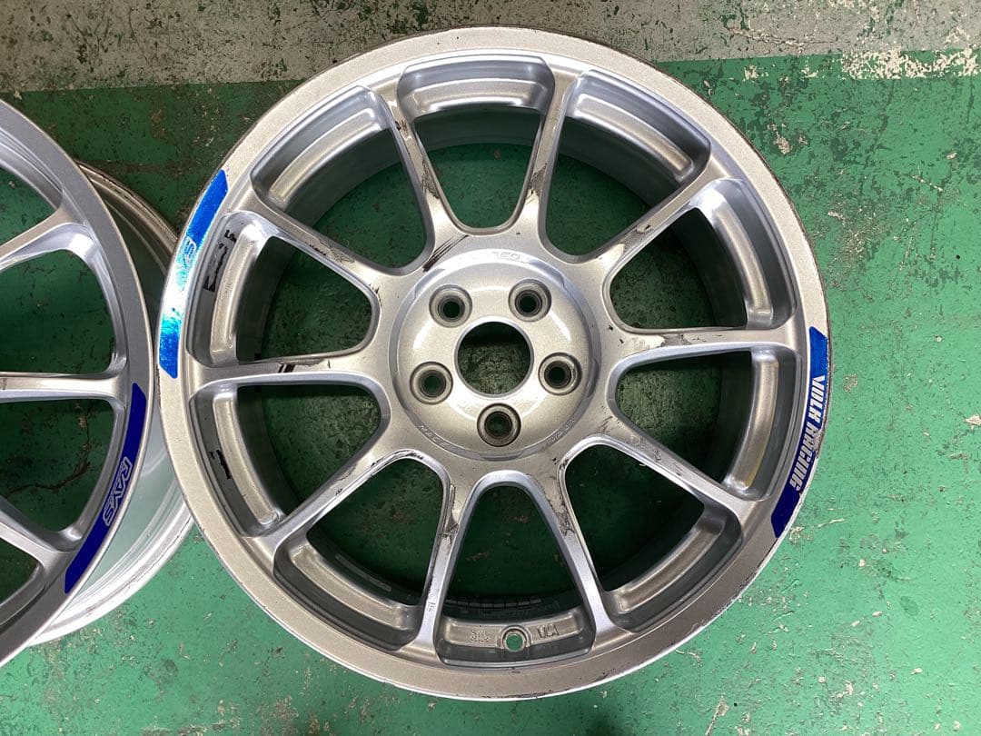 レイズボルクレーシングZE40 17インチ7.5J ET44 PCD100 5穴