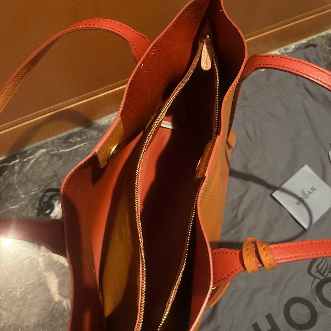 HOGANのトートバッグ