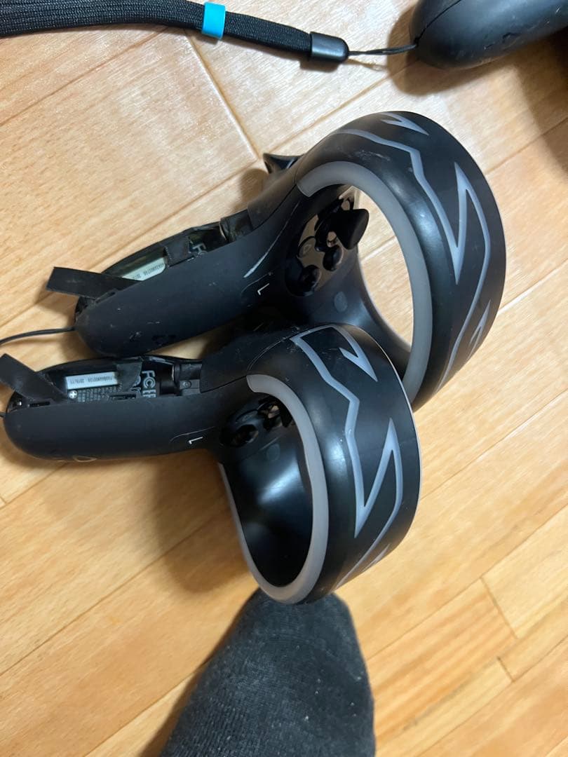 HTC VIVE Cosmos 専用左右コントローラー(17＋1右セット)