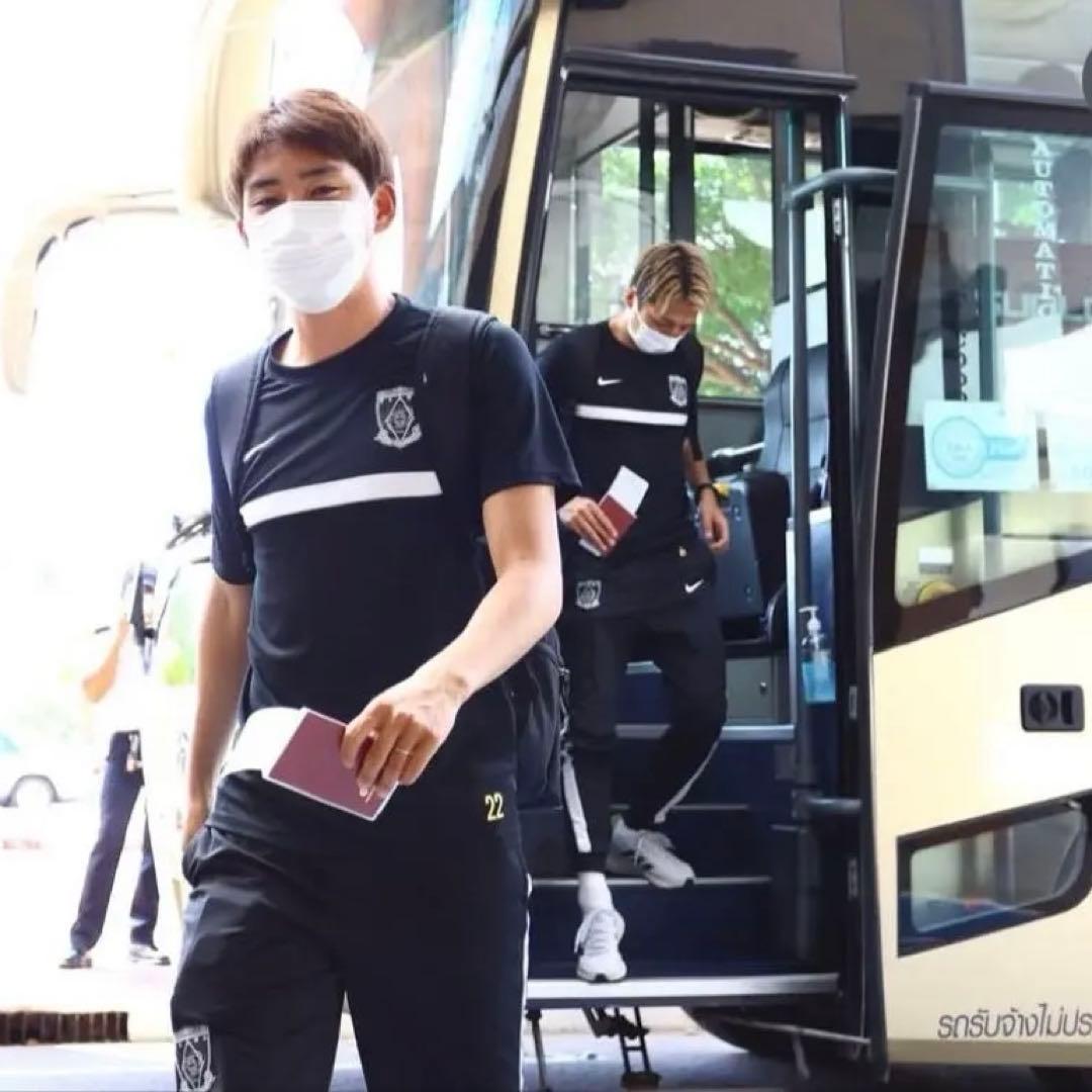 ナイキ　ウエア　上下セット　浦和レッズ、鹿島アントラーズ