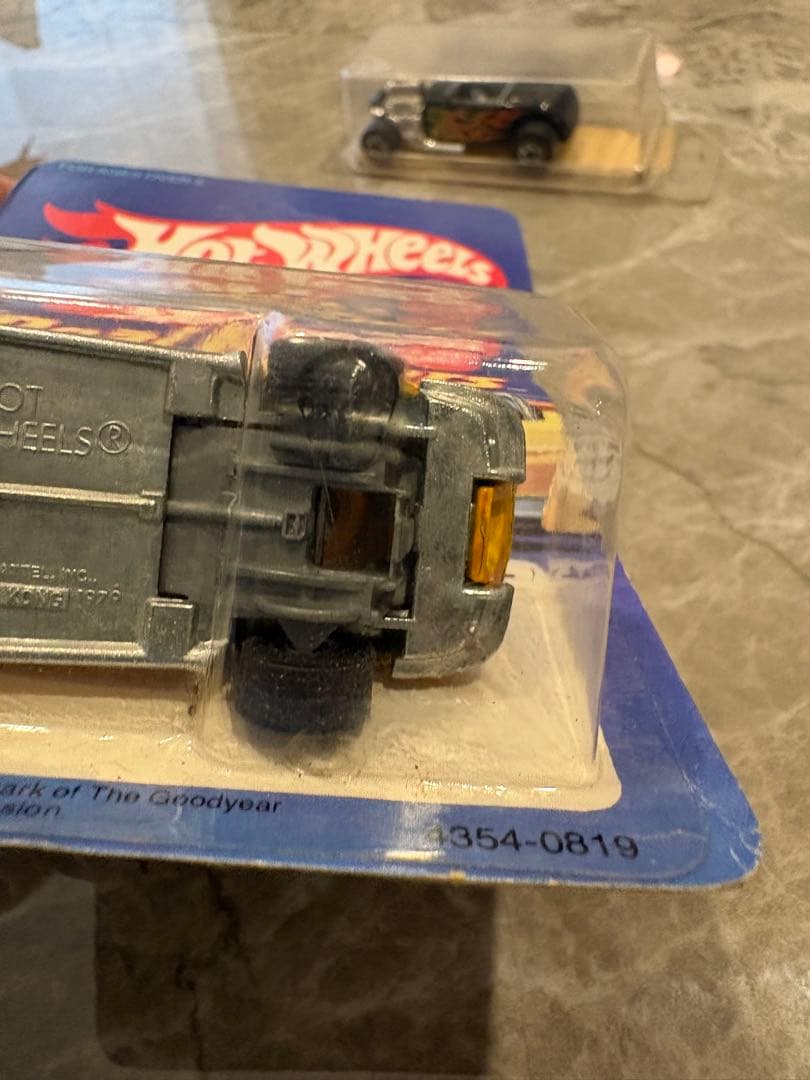 旧いホットウィール 1980年代リアルライダースSplit Window ‘63