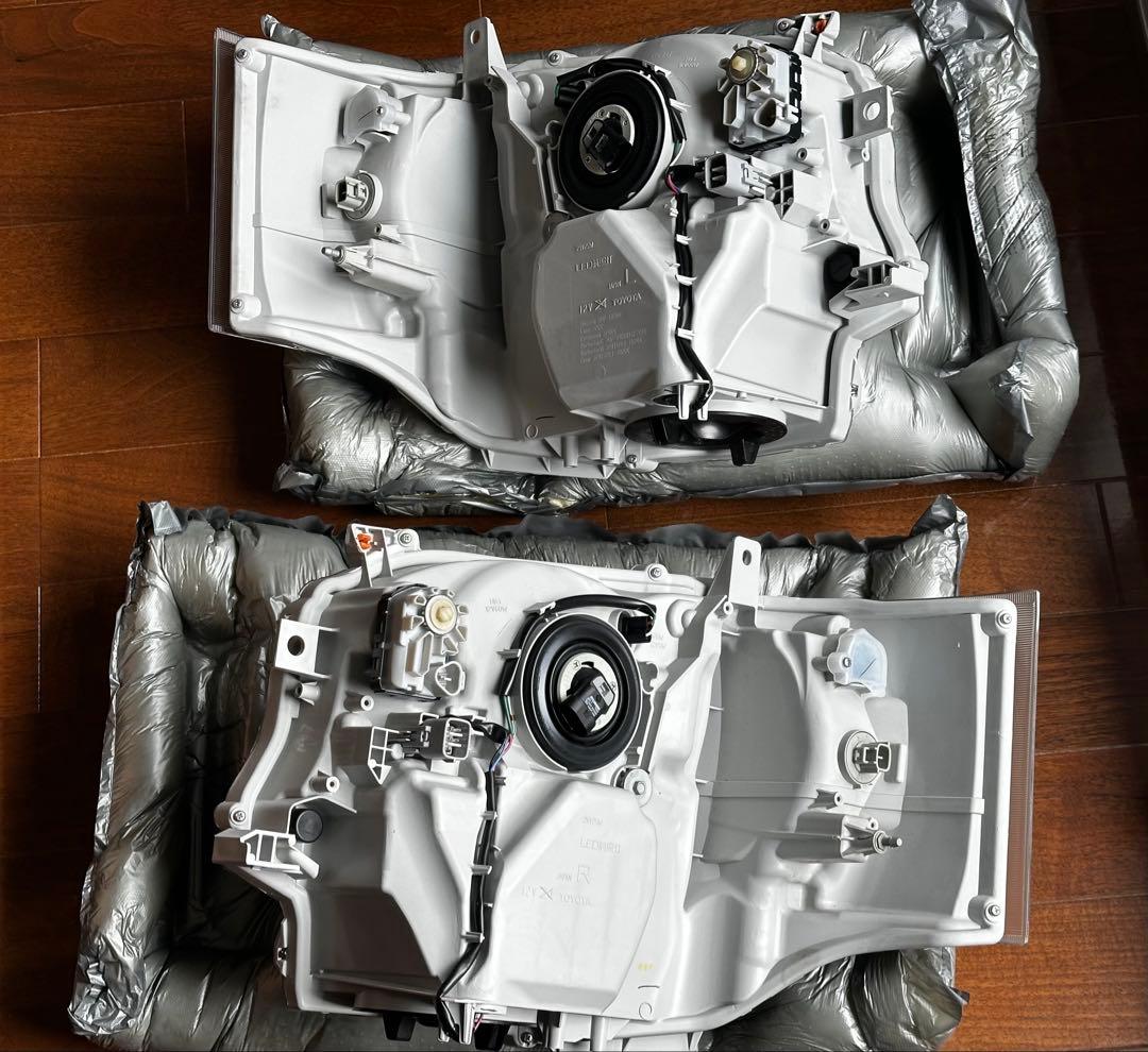 ハイエース6型ダークプライム新車外し　LED 左右セット