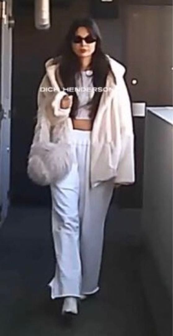 白*様 DICH HENDERSON ボア フード付きジャケット ホワイト