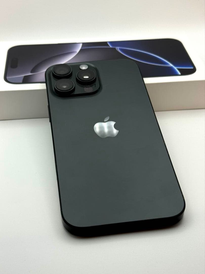 iPhone 16 Pro Max 256GB ブラックチタニウム