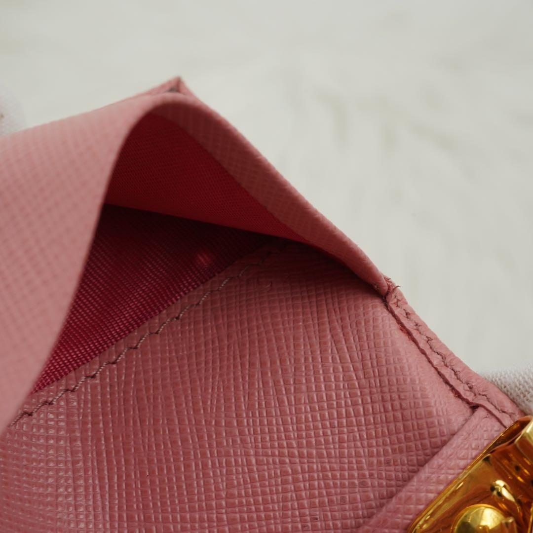 極美品　PRADA プラダ　キーケース　サフィアーノレザー　ロゴグラム　ピンク