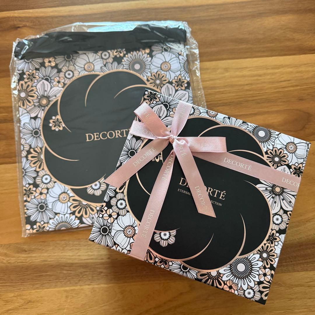 【新品未使用】コスデコ　クリスマスコフレ2025　エターナルブルームコレクション