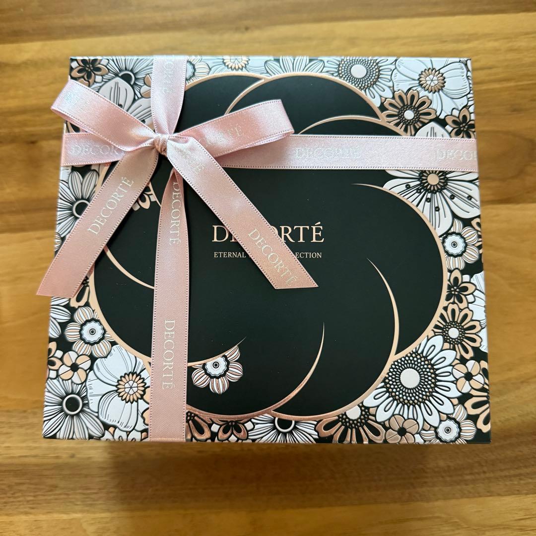 【新品未使用】コスデコ　クリスマスコフレ2025　エターナルブルームコレクション