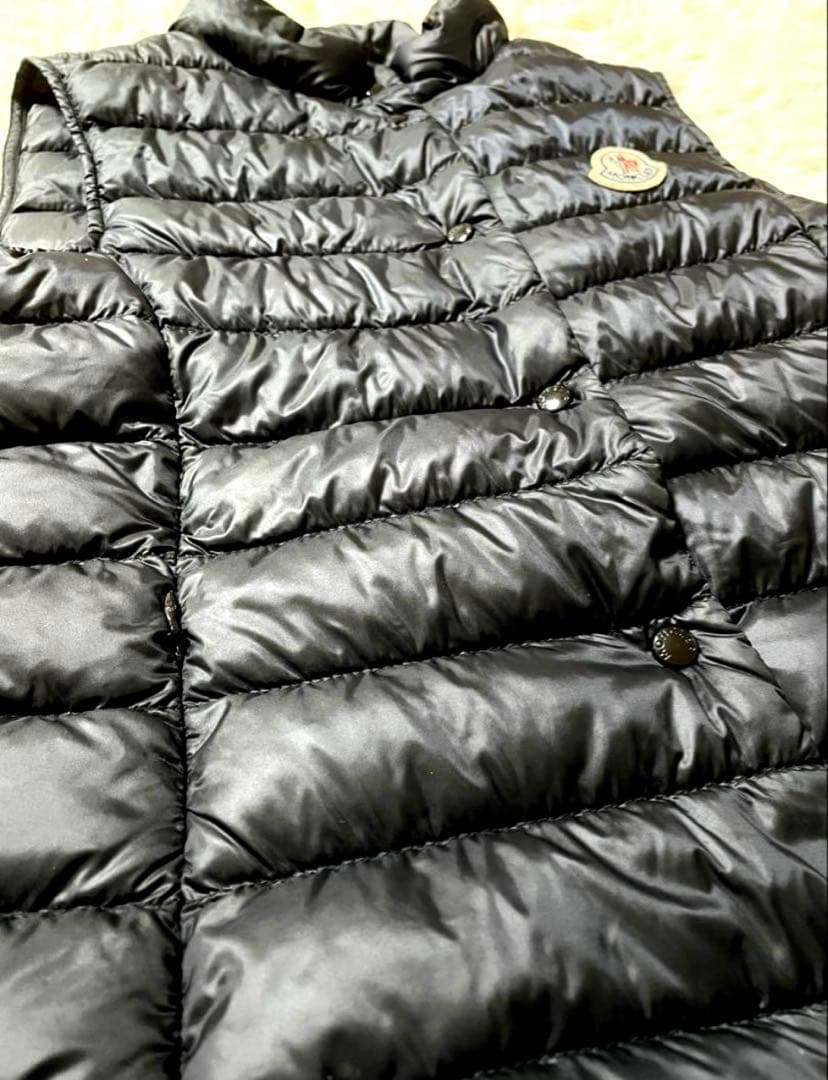¥37400→¥32400 お早めに！モンクレールダウンベストサイズS