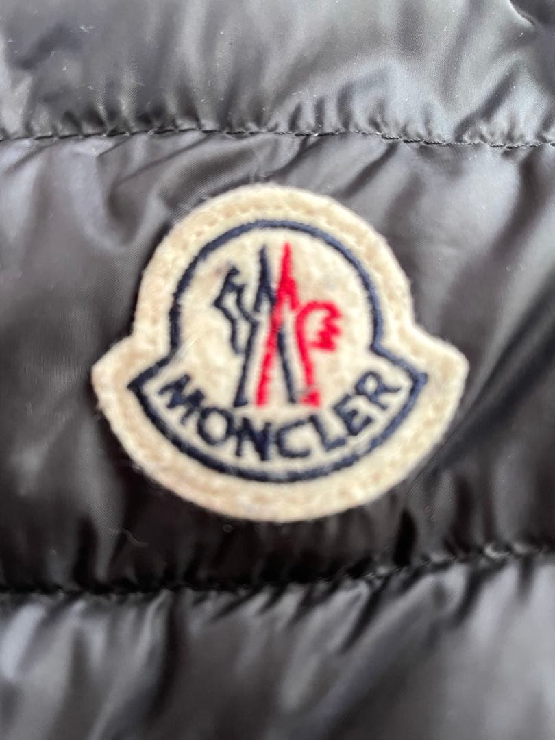 ¥37400→¥32400 お早めに！モンクレールダウンベストサイズS