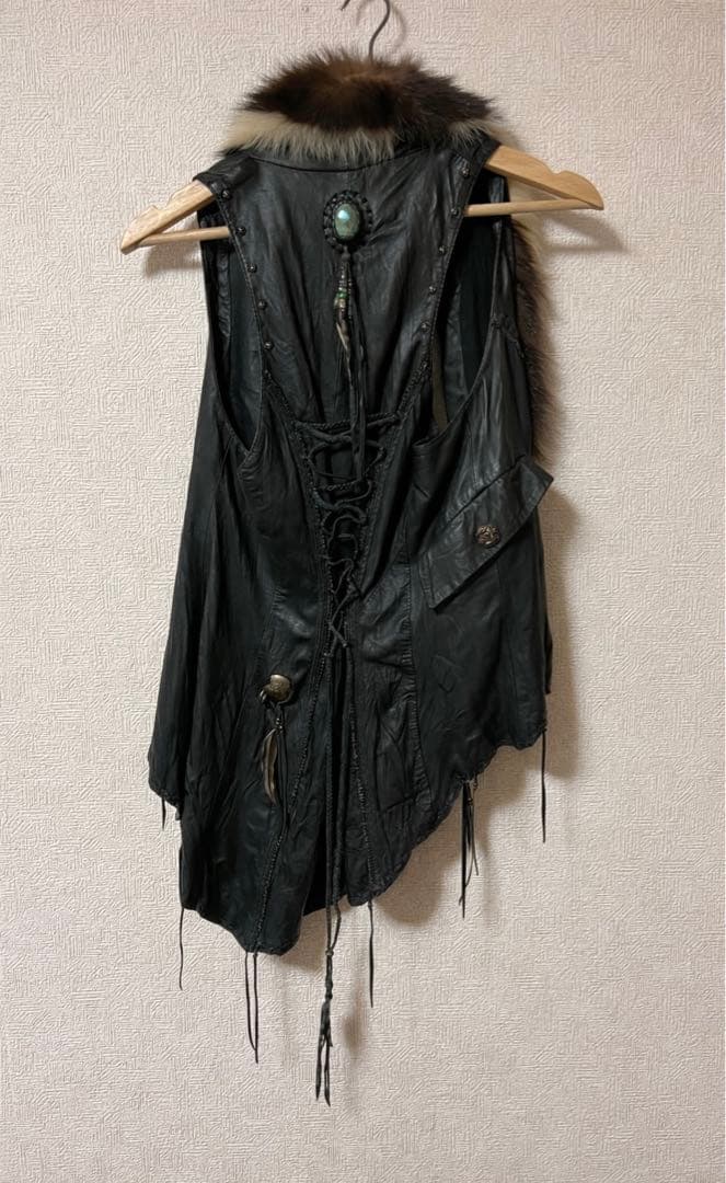 Catorce レザーアシンメトリーベスト